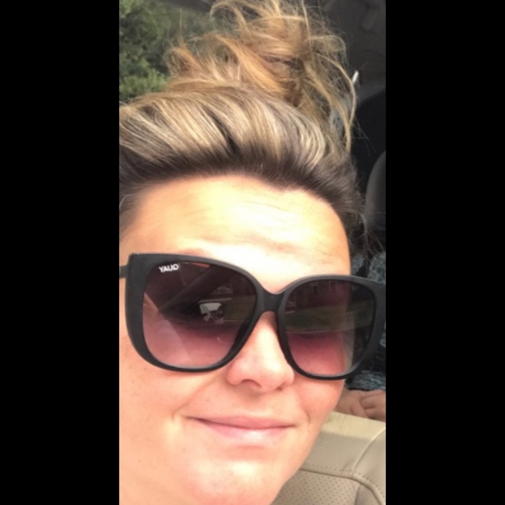 Meet your Posher, Nicole!